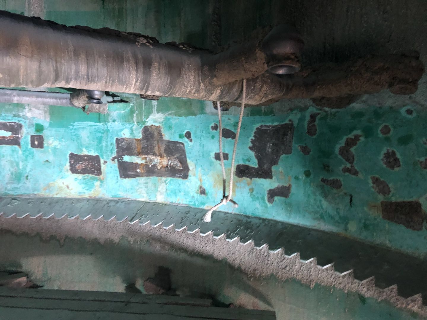 脫硫塔內襯防腐層脫落 脫硫塔內襯防腐層脫落