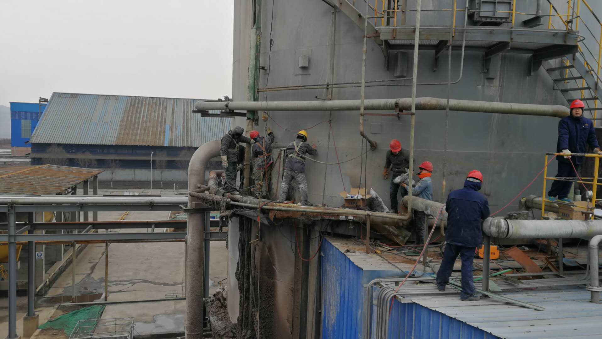 脫硫塔堵漏現場 脫硫塔堵漏現場