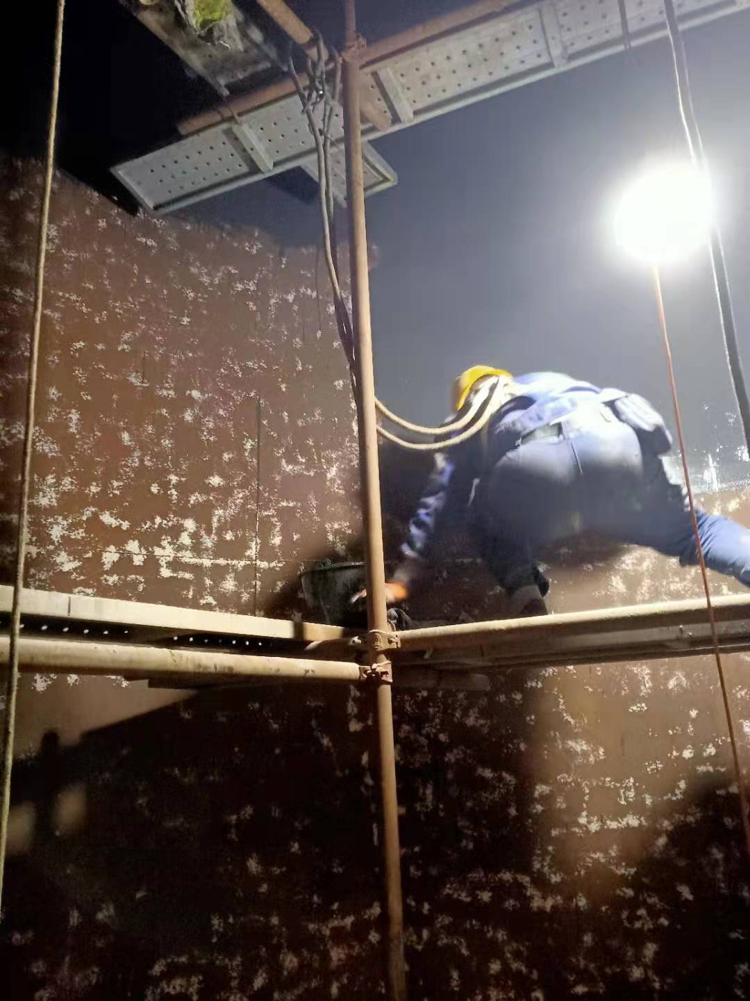 脫硫塔防腐施工過程中還需要注意點 脫硫塔防腐施工過程中還需要注意點