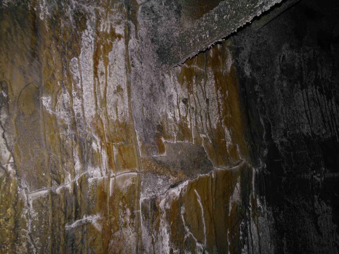 脫硫防腐鱗片膠泥襯里減緩應力腐蝕的機理 脫硫防腐鱗片膠泥襯里減緩應力腐蝕的機理